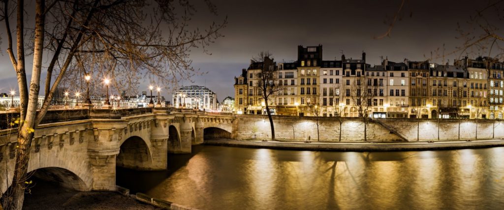 pont neuf seine river at night