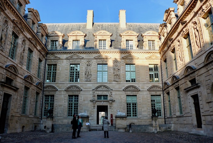 Marais Hôtel de Sully