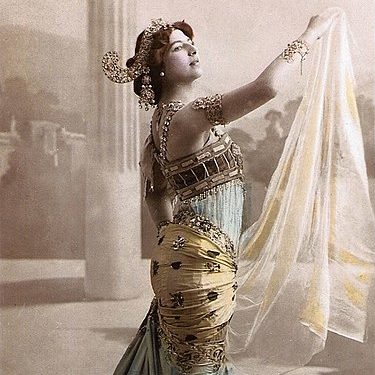 Mata Hari dansant