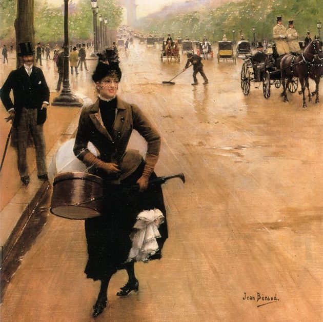 Femme traversant les Champs-Elysees